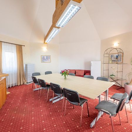 Hotel Haslbach Fgz Zeitlarn Экстерьер фото