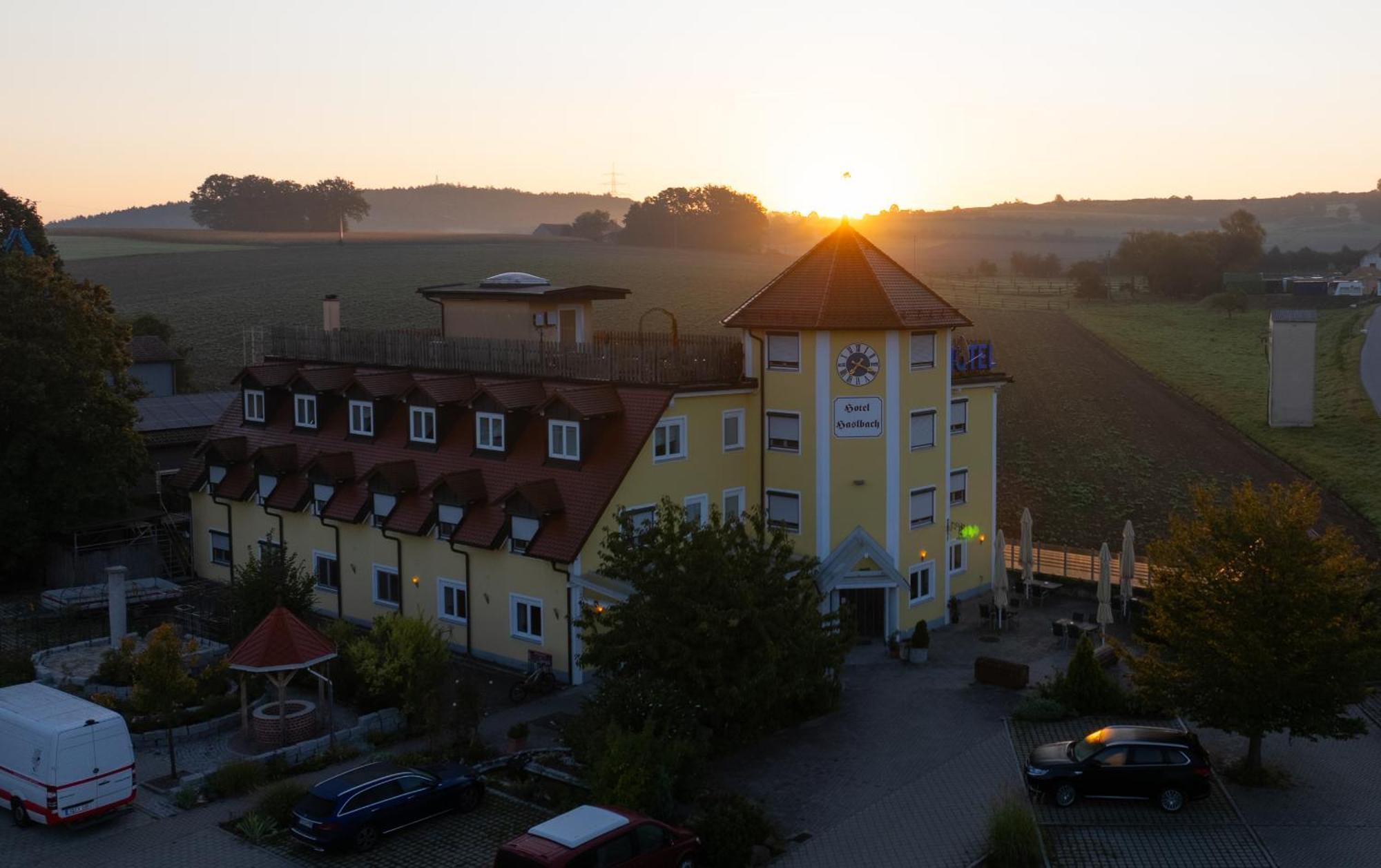 Hotel Haslbach Fgz Zeitlarn Экстерьер фото