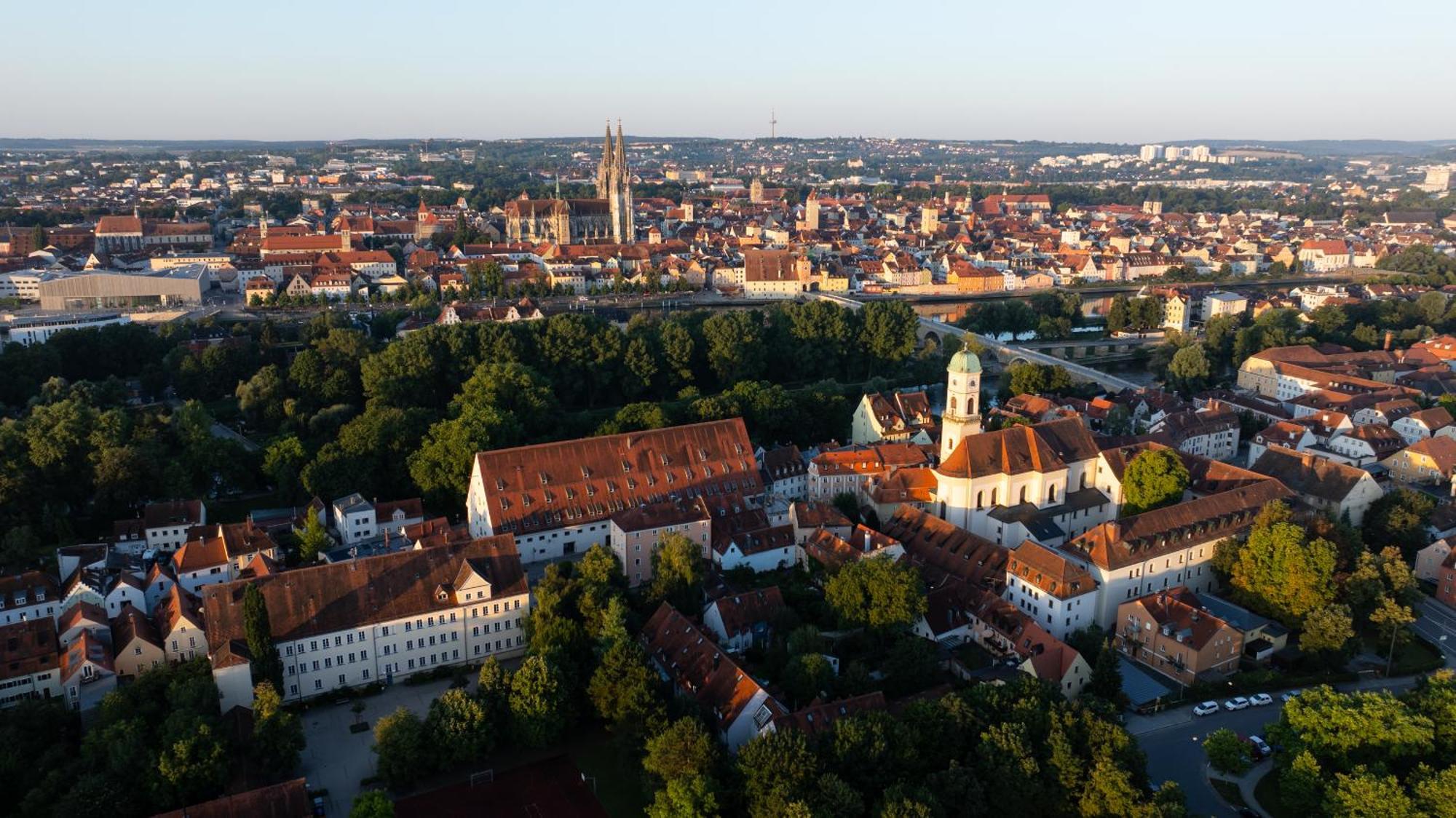 Hotel Haslbach Fgz Zeitlarn Экстерьер фото