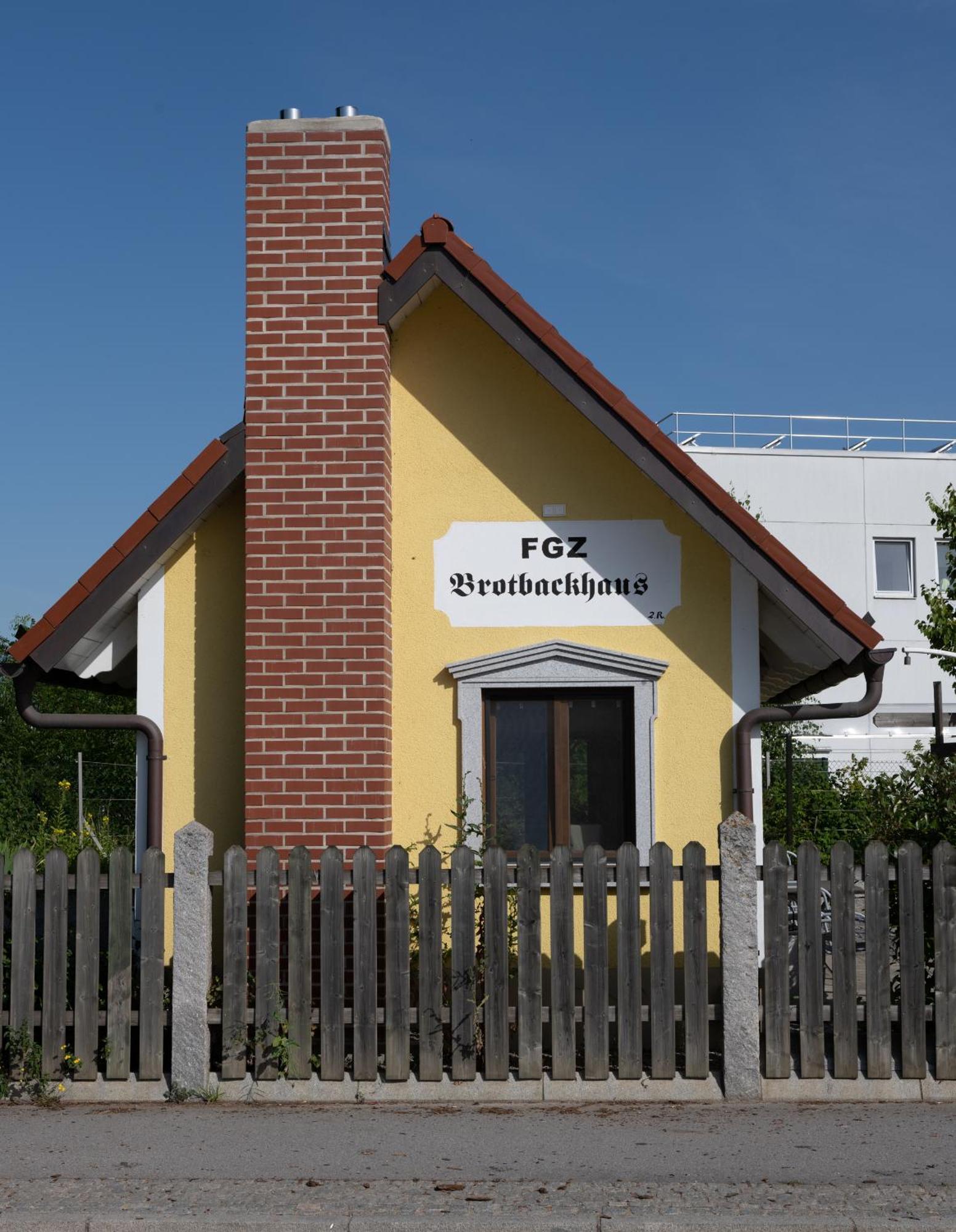 Hotel Haslbach Fgz Zeitlarn Экстерьер фото
