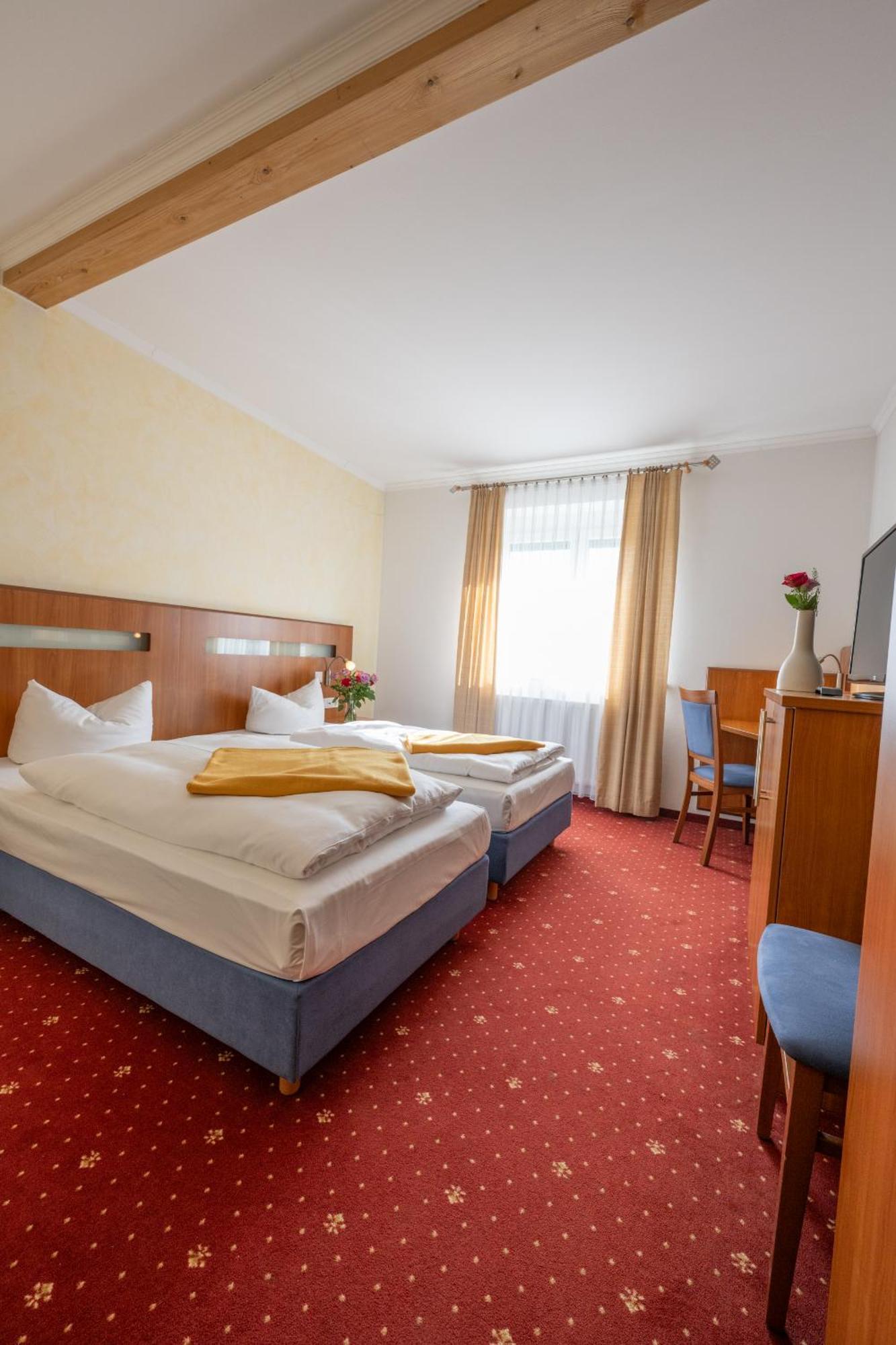 Hotel Haslbach Fgz Zeitlarn Экстерьер фото