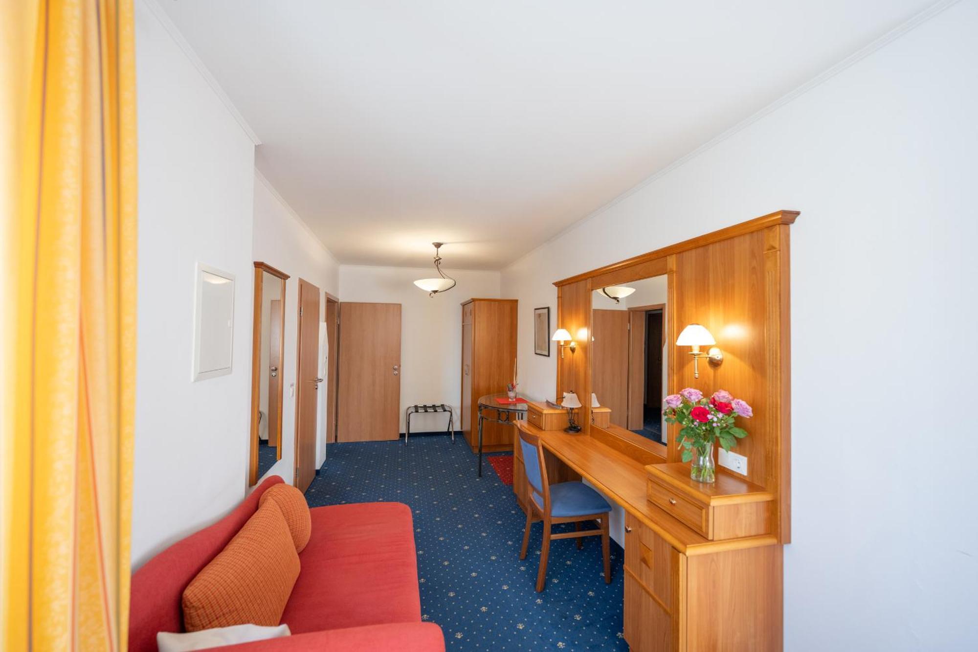 Hotel Haslbach Fgz Zeitlarn Экстерьер фото