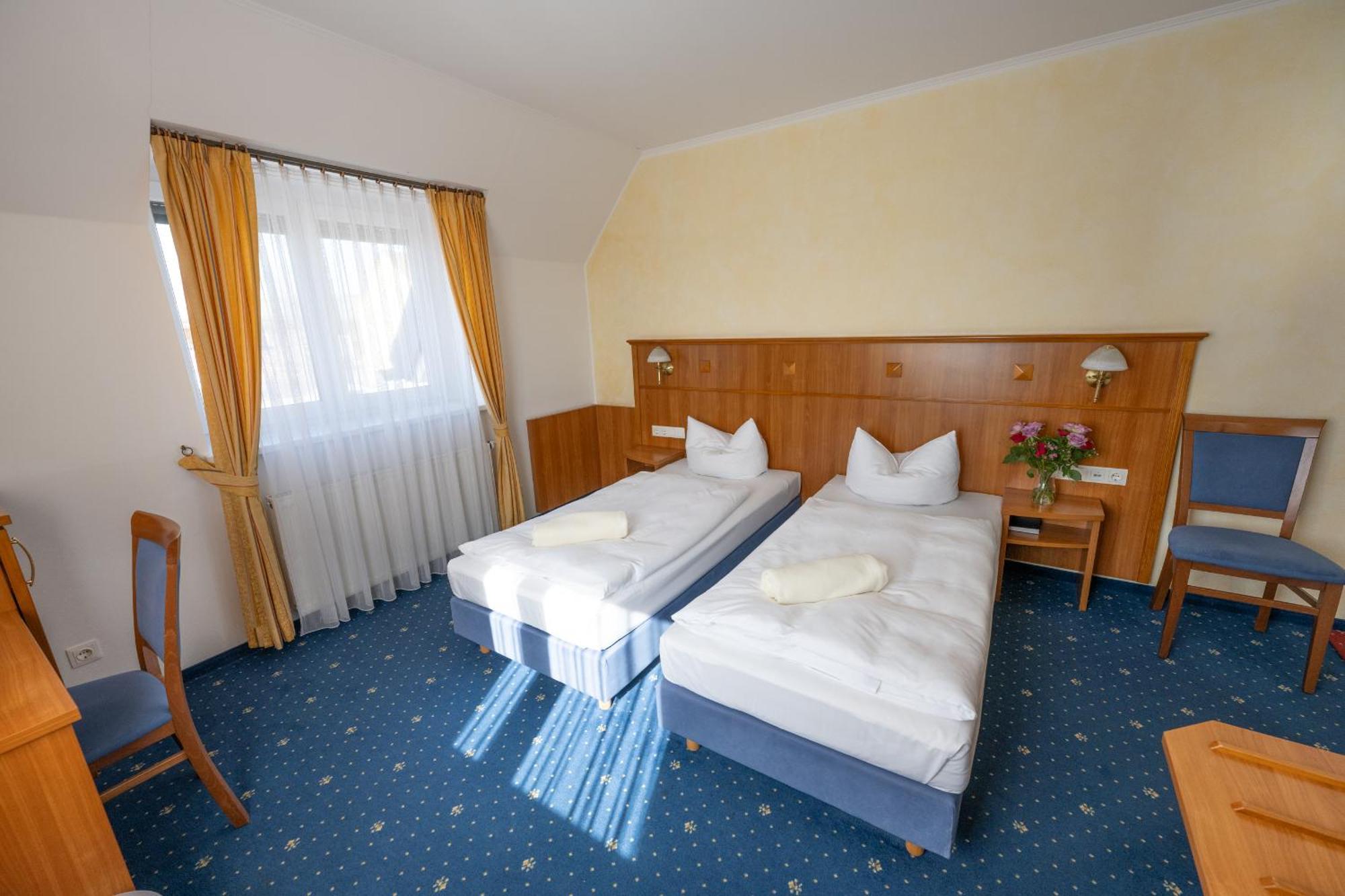 Hotel Haslbach Fgz Zeitlarn Экстерьер фото