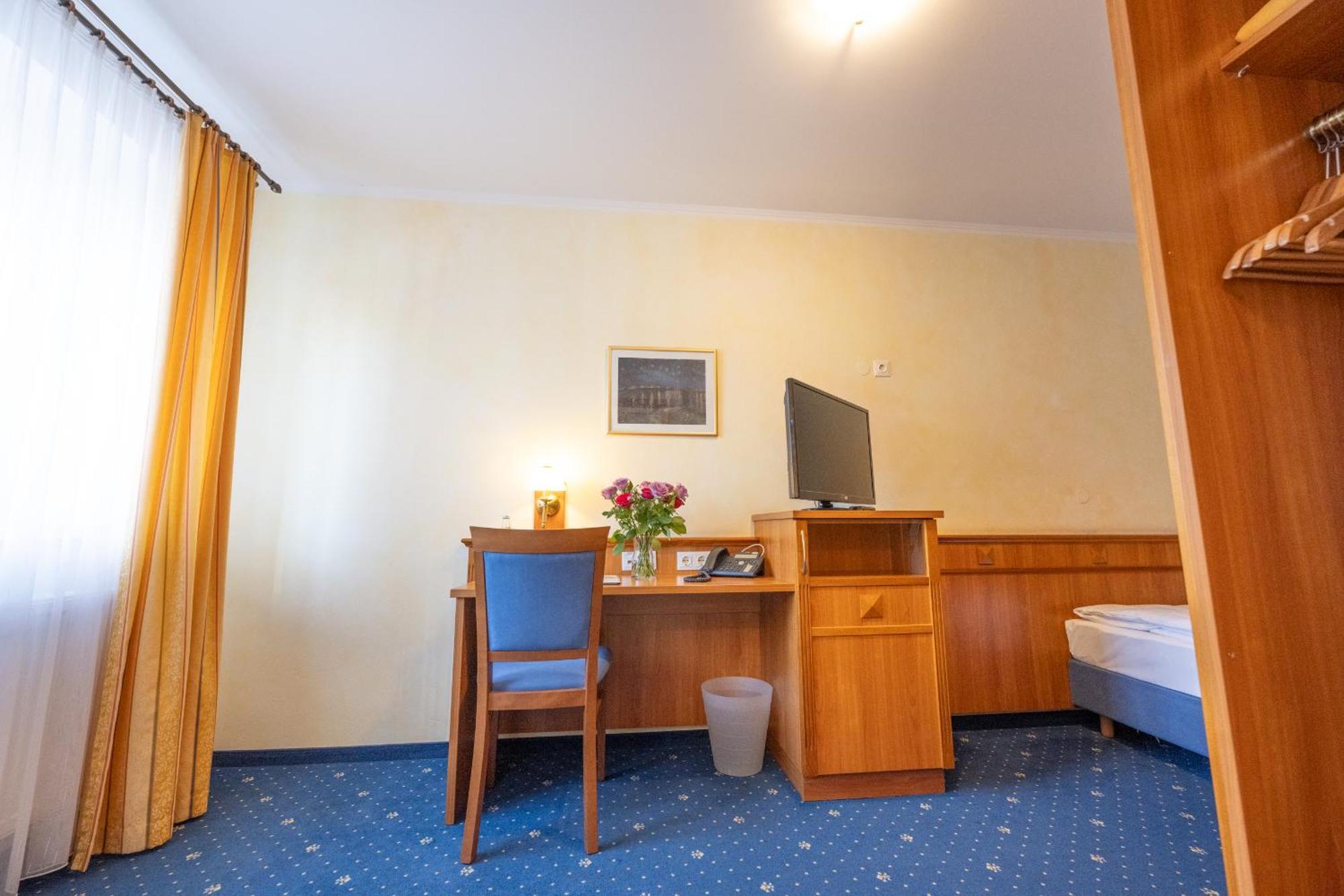 Hotel Haslbach Fgz Zeitlarn Номер фото
