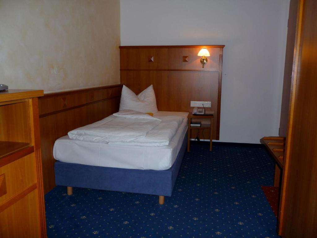Hotel Haslbach Fgz Zeitlarn Номер фото